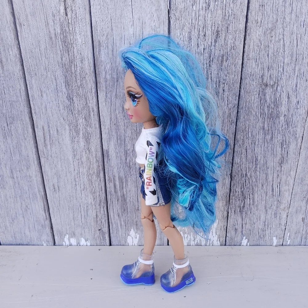 MGA Rainbow High Skyler Bradshaw‎ Fashion Doll - Blue (HANDS ARE MISSING)